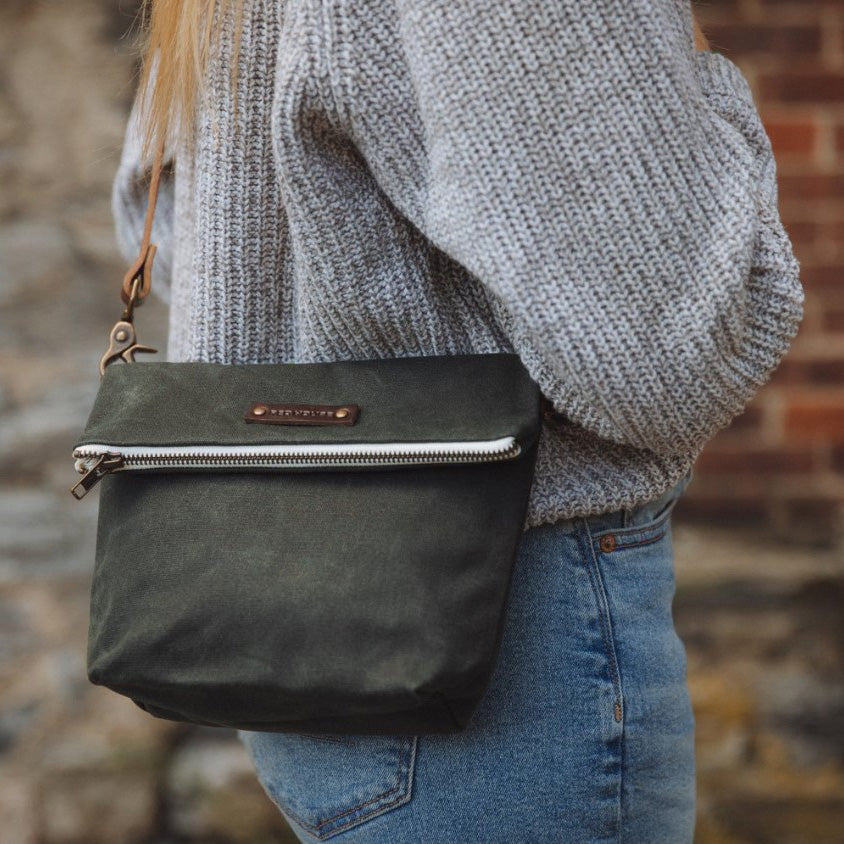 RED HOUSE VERMONT SATCHEL