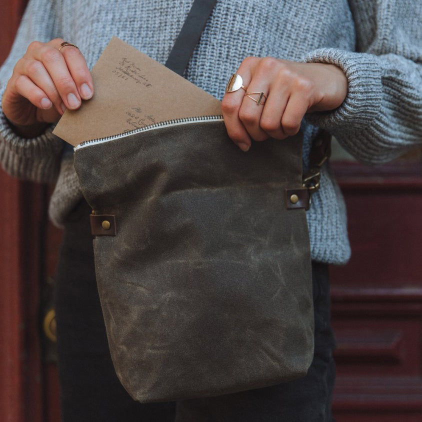 RED HOUSE VERMONT SATCHEL