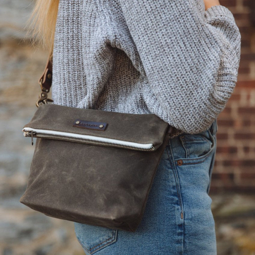 RED HOUSE VERMONT SATCHEL