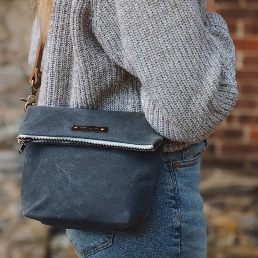 RED HOUSE VERMONT SATCHEL