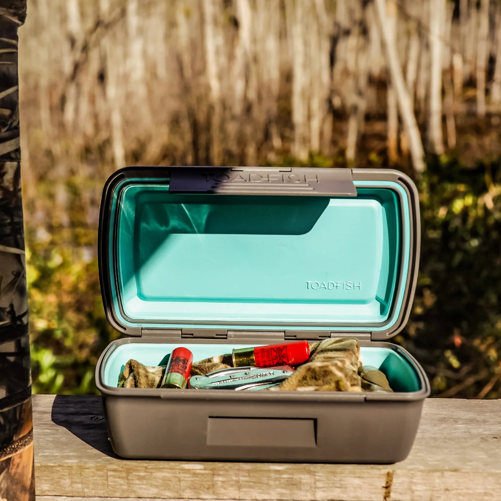 Toadfish | Dry Box with Smartgrip & Cell Phone Tray Insert