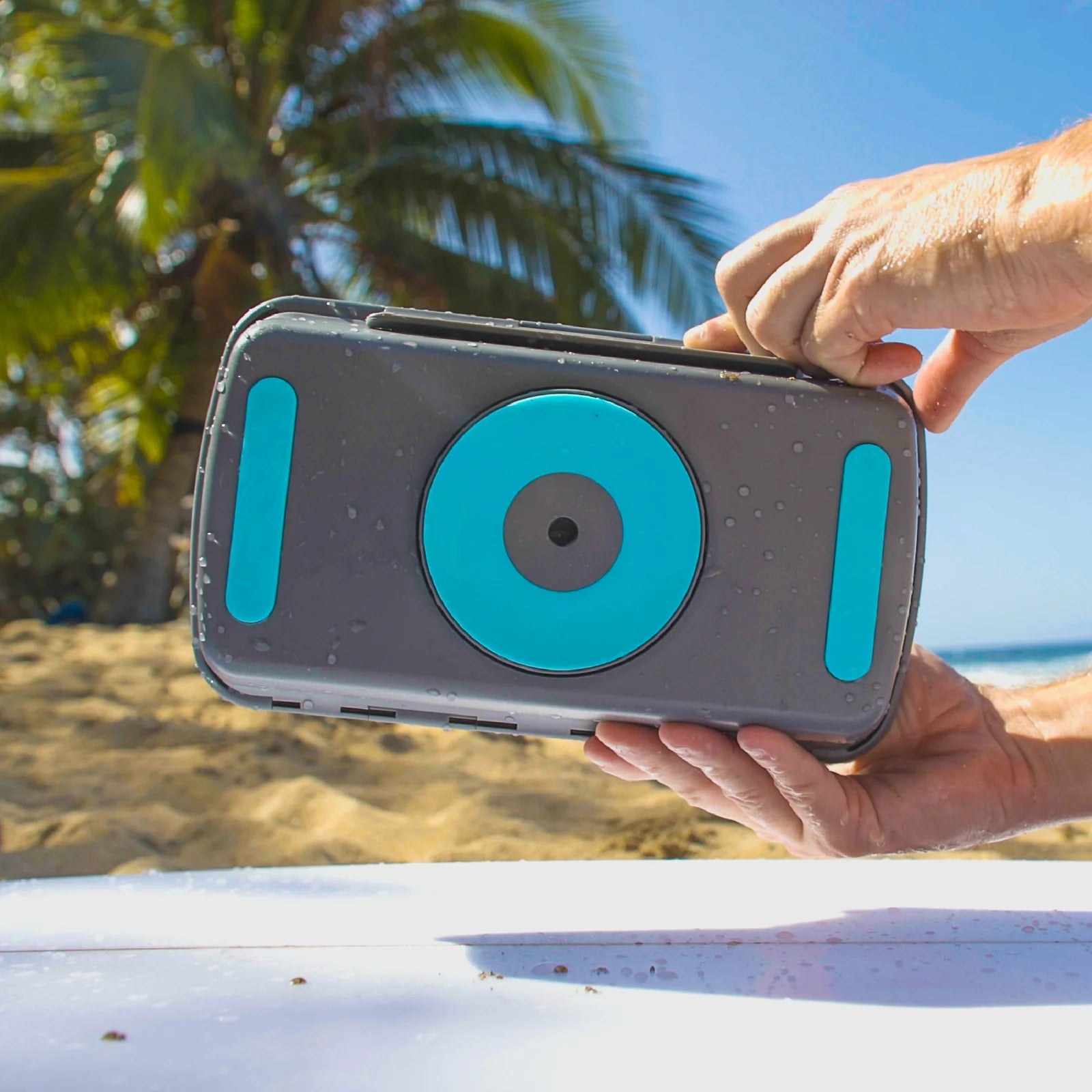 Toadfish | Dry Box with Smartgrip & Cell Phone Tray Insert