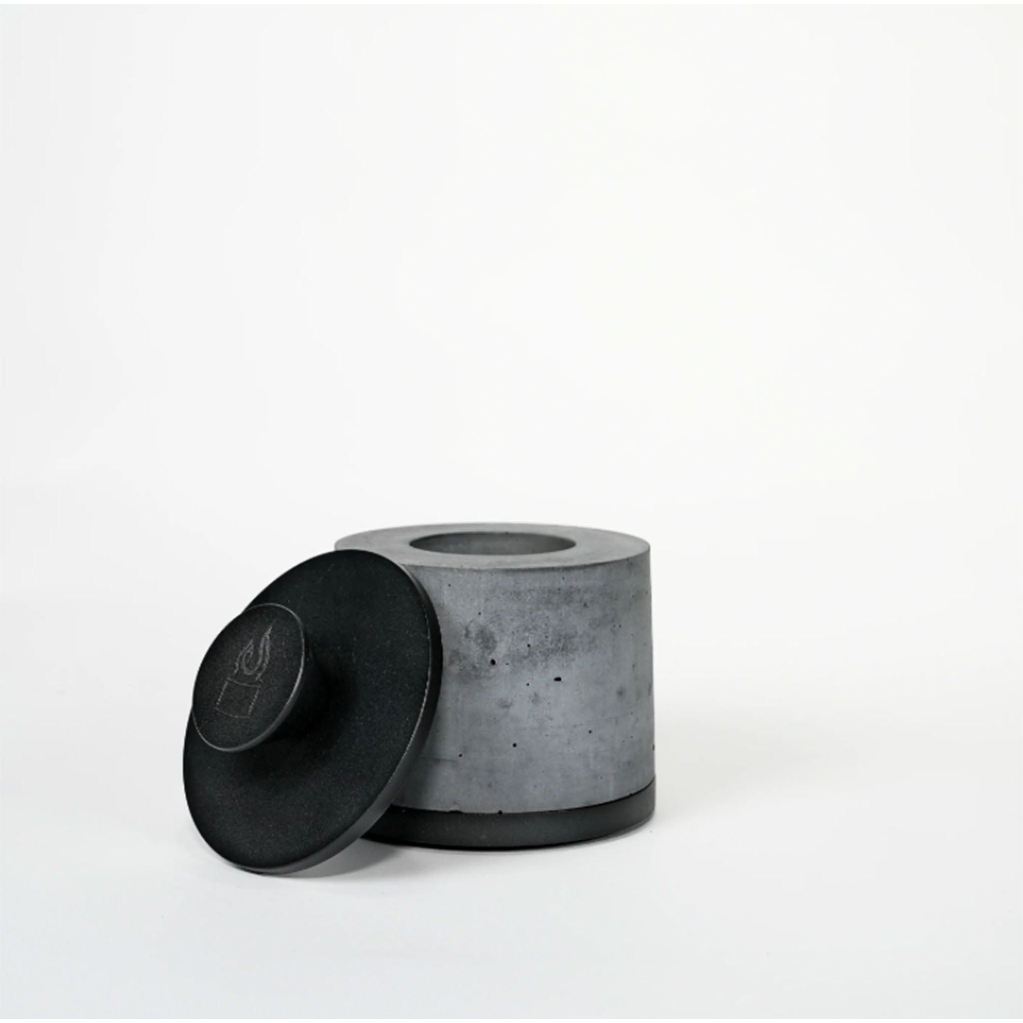 FLÎKR | Round Fire Concrete Fireplace