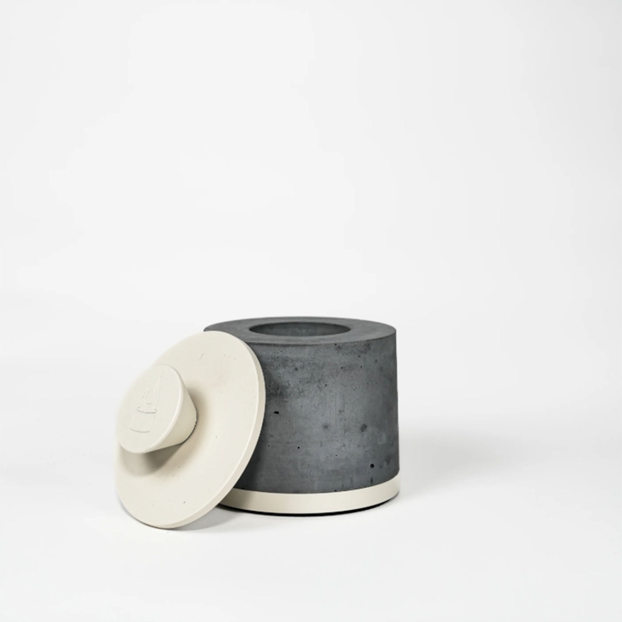 FLÎKR | Round Fire Concrete Fireplace